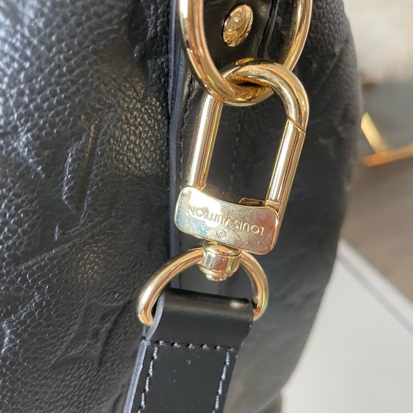 Louis Vuitton weekend bag. Out of stock online and in stores - Picture 2 of 10